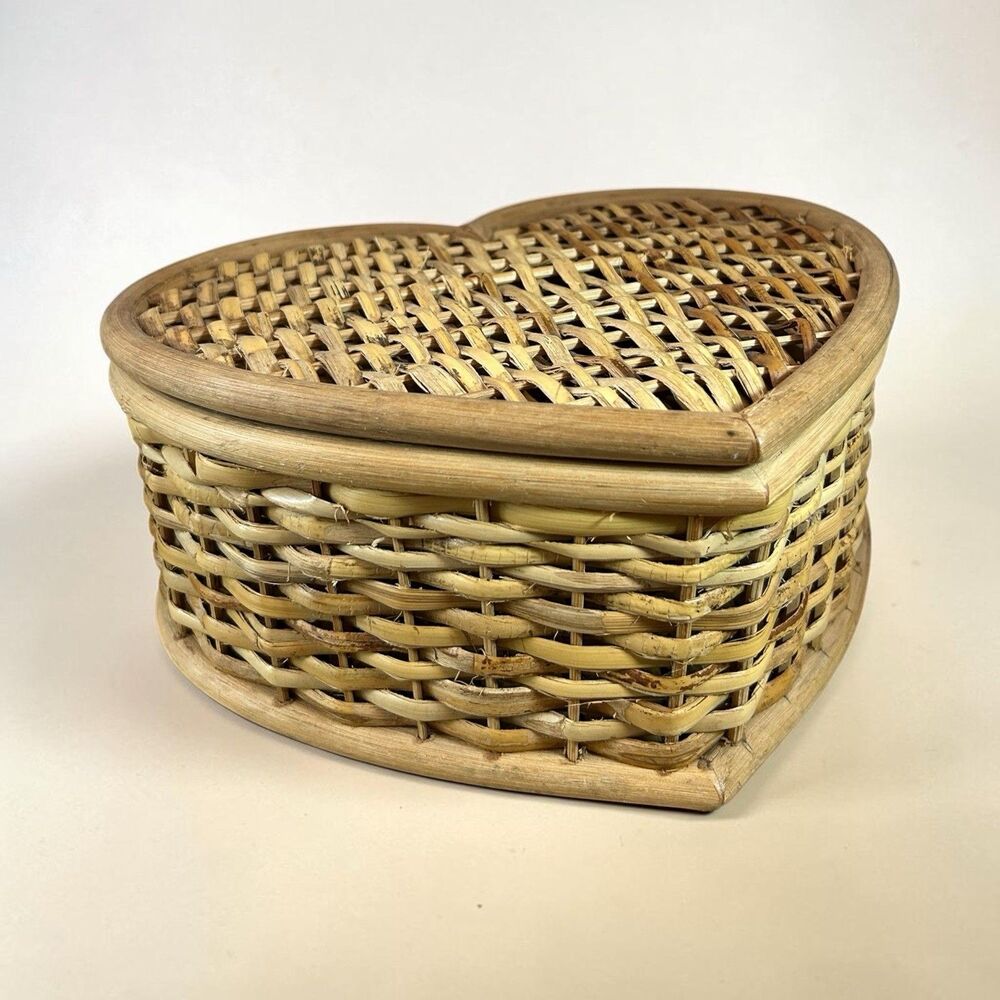 Cottagecore Heart Hinged Lid Storage Basket 11.5" Woven Wicker Boho Gifting